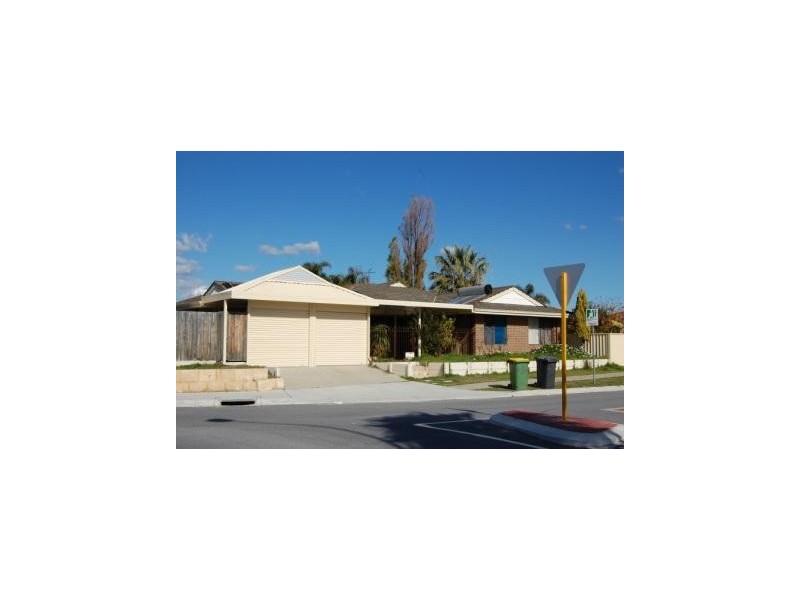 2 Expedition Drive, Thornlie WA 6108