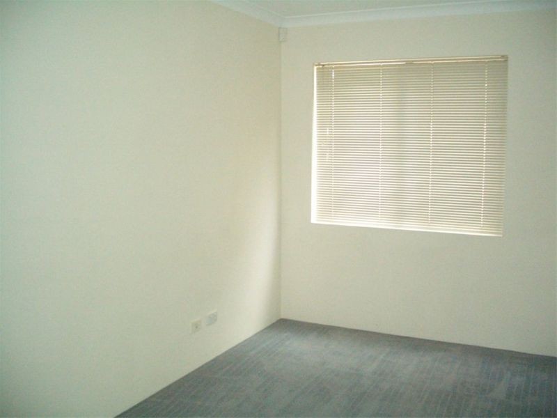 72 Grand Parade, Redcliffe WA 6104