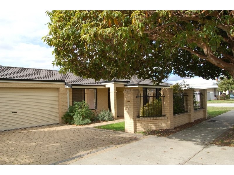 1/64 Henry Street, East Cannington WA 6107