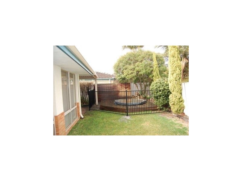 16 Warner Court, Manning WA 6152