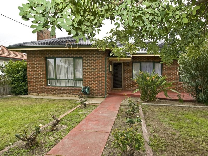 305 Fulham Street, Cloverdale WA 6105