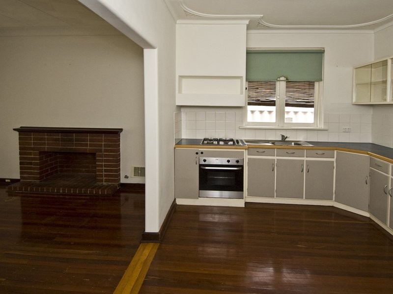 305 Fulham Street, Cloverdale WA 6105