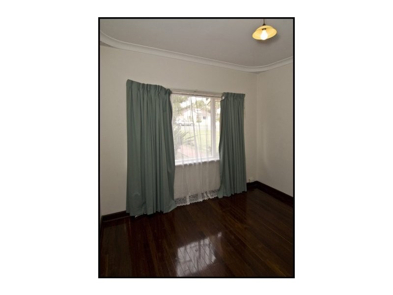 305 Fulham Street, Cloverdale WA 6105