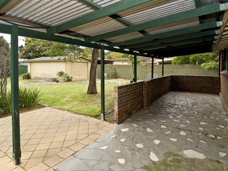 305 Fulham Street, Cloverdale WA 6105