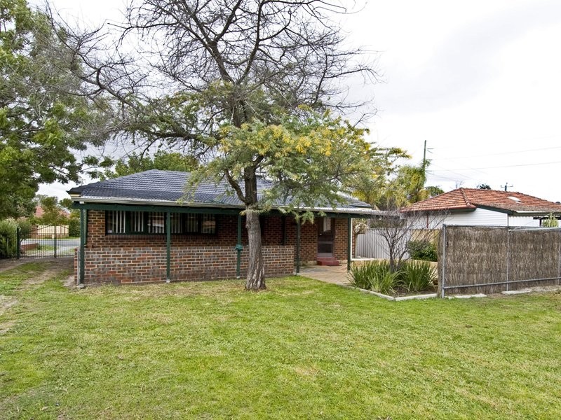 305 Fulham Street, Cloverdale WA 6105