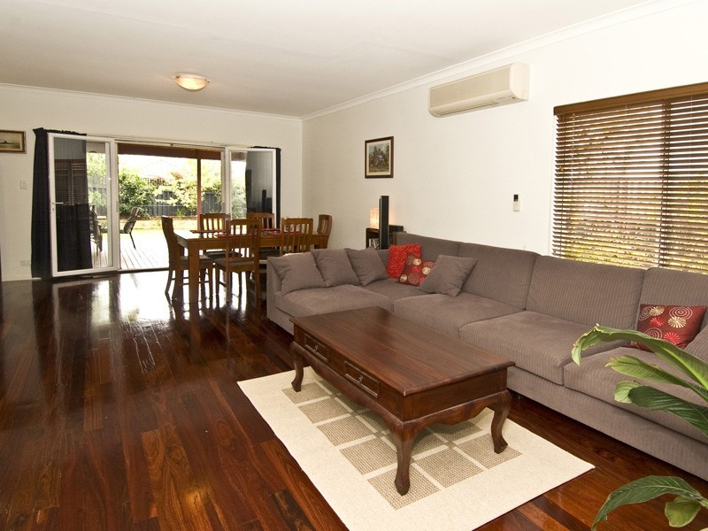 4 Leyland Street, St James WA 6102
