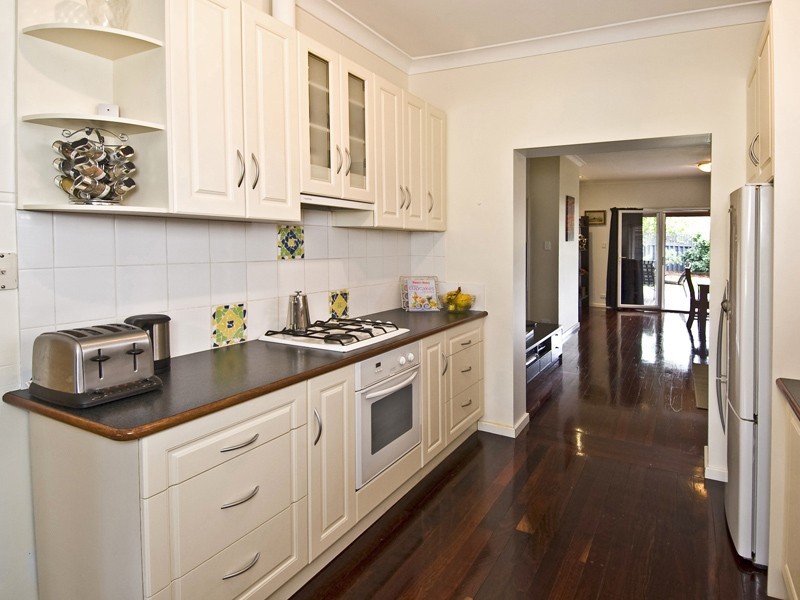 4 Leyland Street, St James WA 6102
