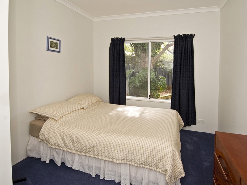 4 Leyland Street, St James WA 6102