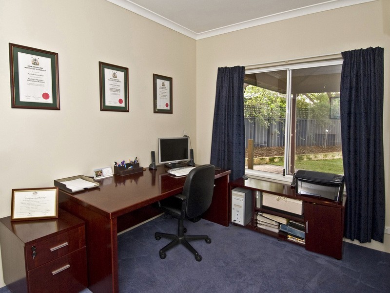 4 Leyland Street, St James WA 6102