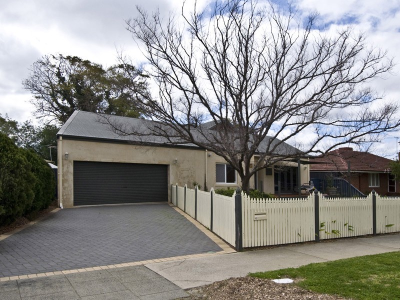 4 Leyland Street, St James WA 6102
