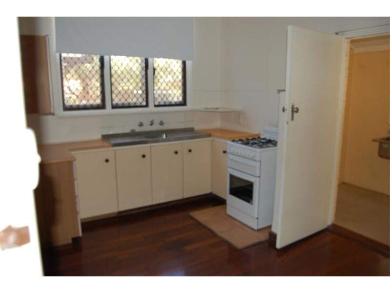 136 Manning Road, Wilson WA 6107