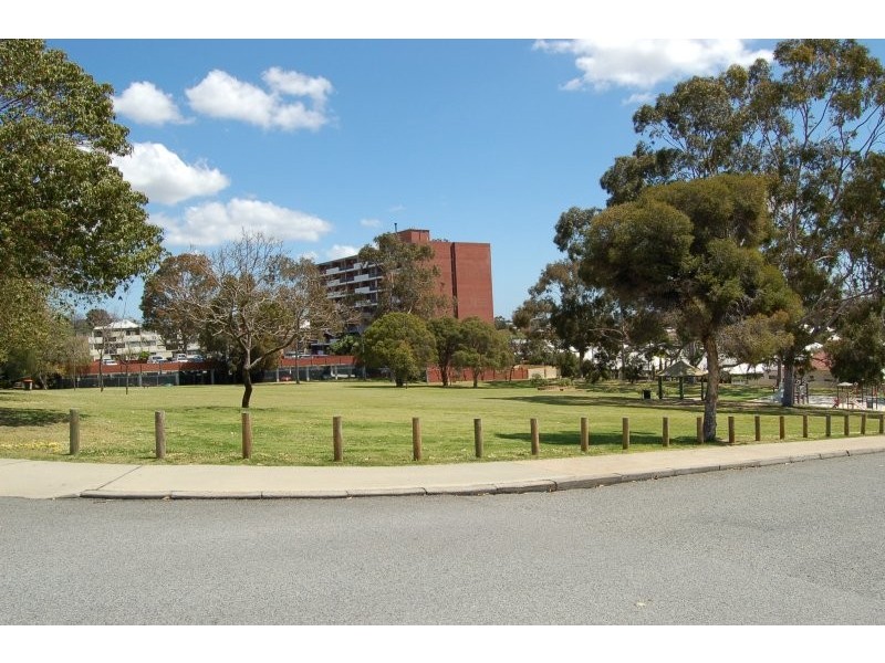 4/58 King George Street, Victoria Park WA 6100