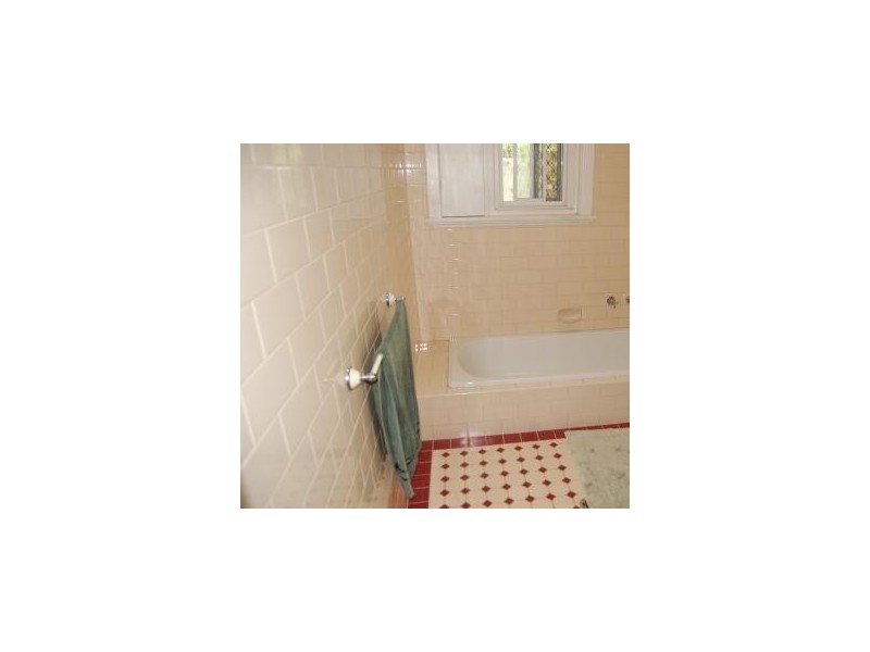 16 Gladstone Street, St James WA 6102