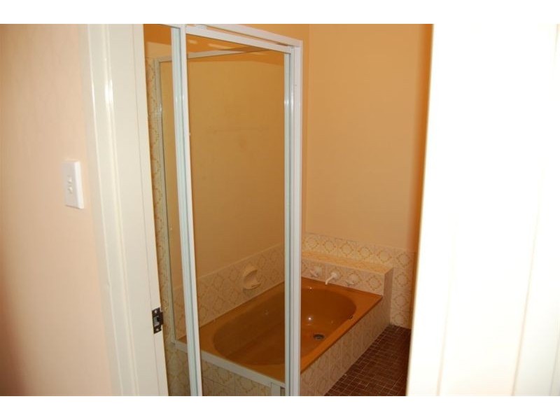 253A Welshpool Road, Queens Park WA 6107