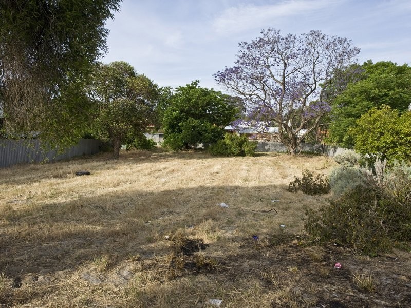 6 Upton Street, St James WA 6102