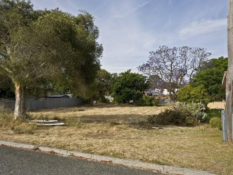 6 Upton Street, St James WA 6102