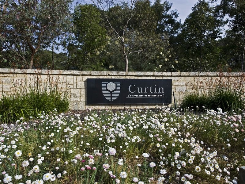 6 Upton Street, St James WA 6102