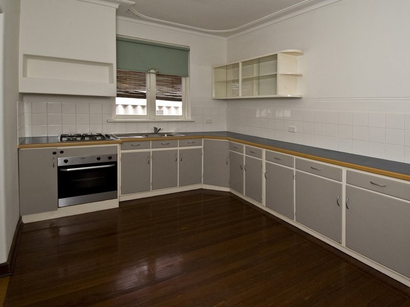 305 Fulham Street, Cloverdale WA 6105