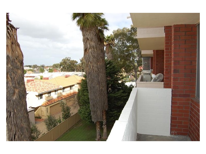 30/12 Tenth Avenue, Maylands WA 6051