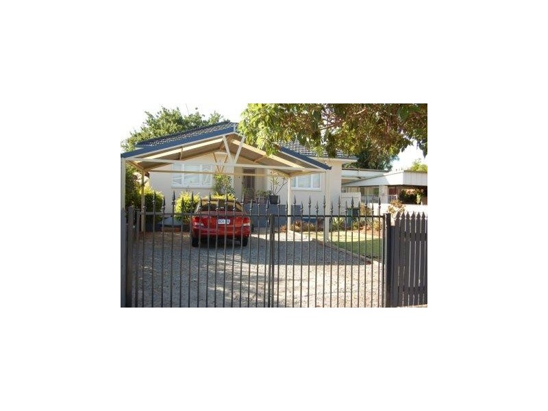 39B Pitt Street, St James WA 6102