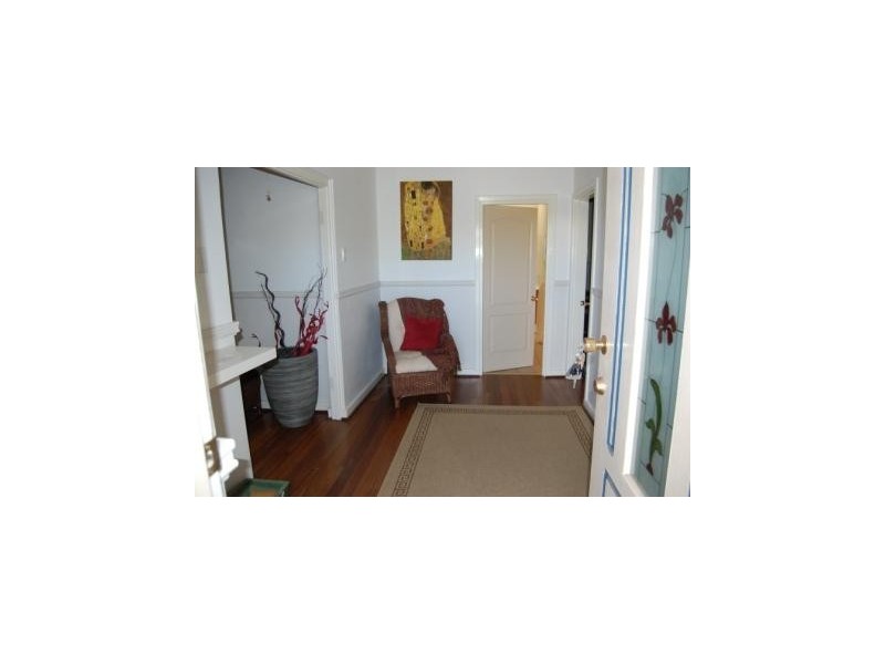 39B Pitt Street, St James WA 6102