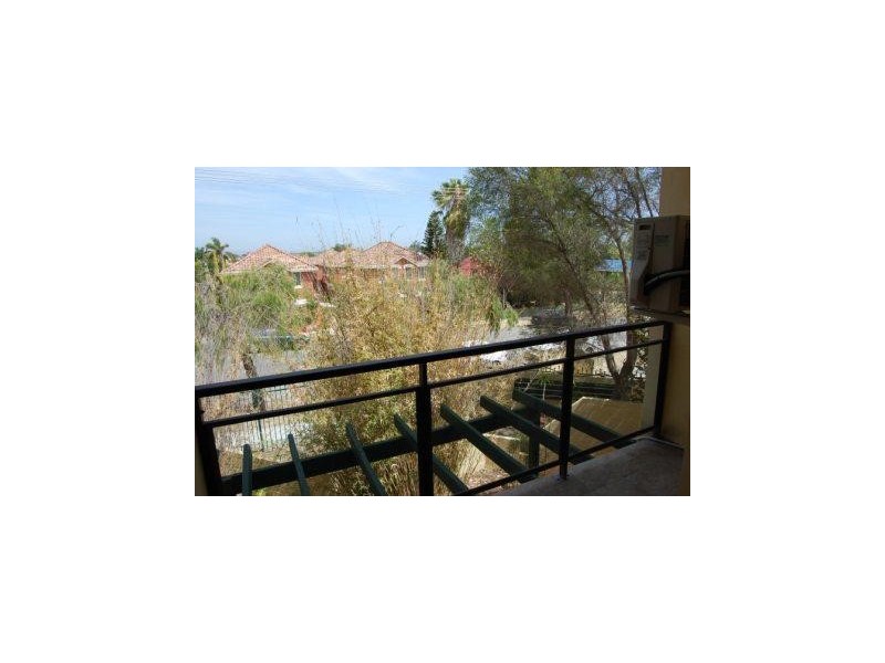 13/21 Leonard Street, Victoria Park WA 6100