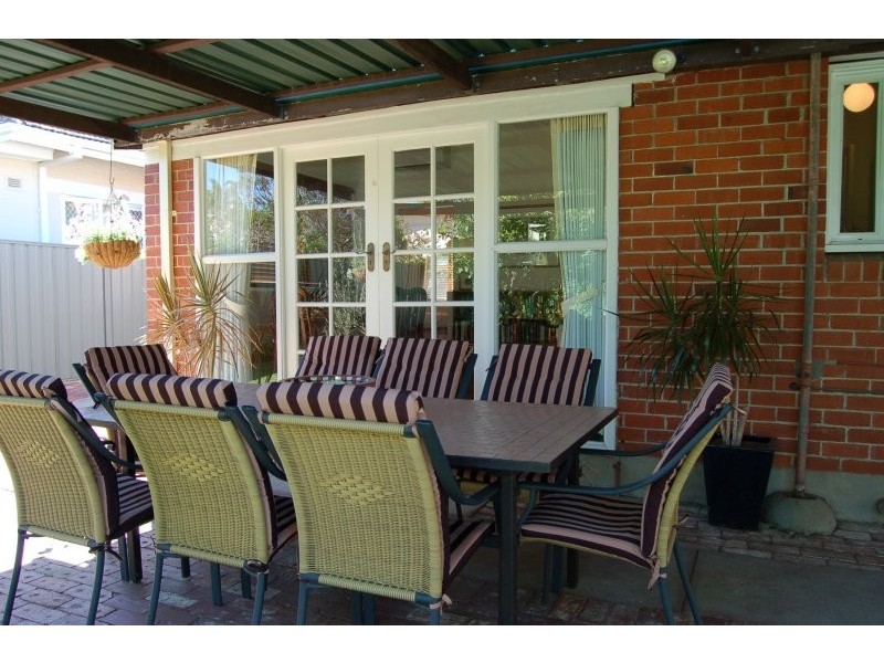 25 Victoria Street, St James WA 6102