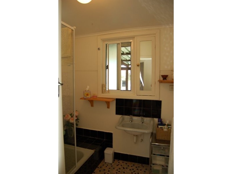 25 Victoria Street, St James WA 6102