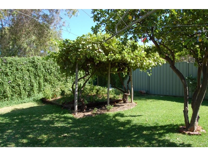 25 Victoria Street, St James WA 6102