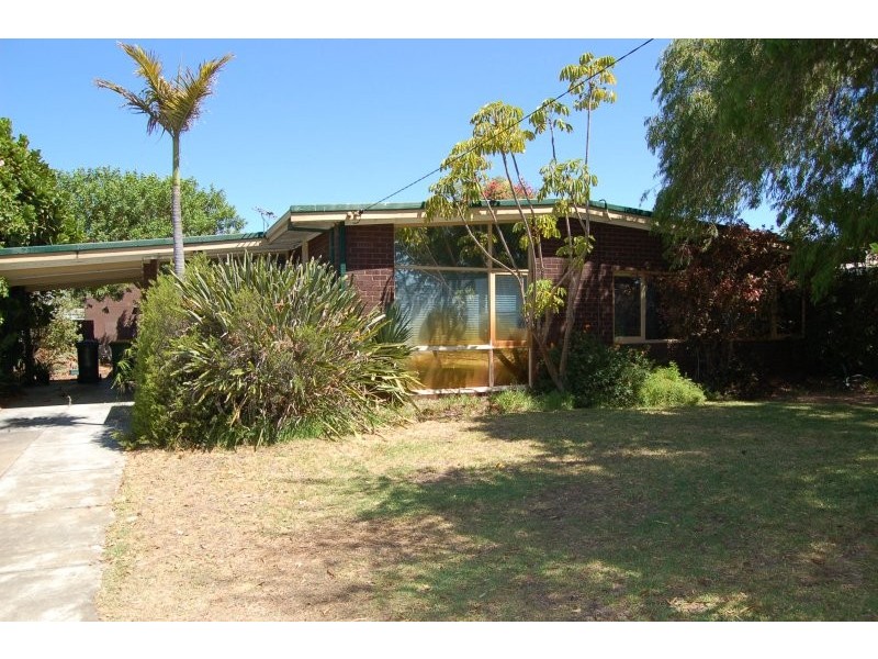 4 Woodford Road, Lynwood WA 6147