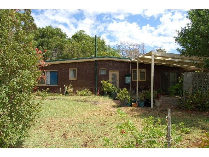 4 Woodford Road, Lynwood WA 6147