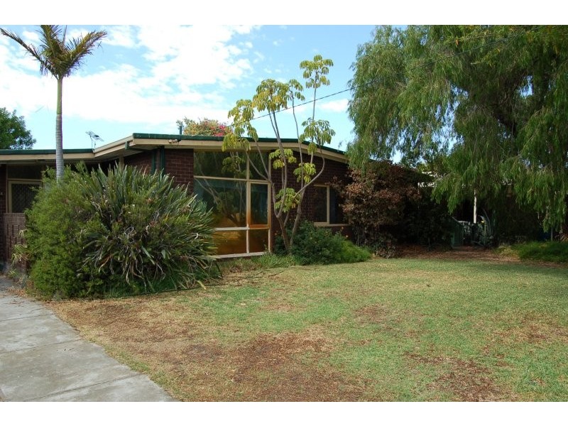 4 Woodford Road, Lynwood WA 6147