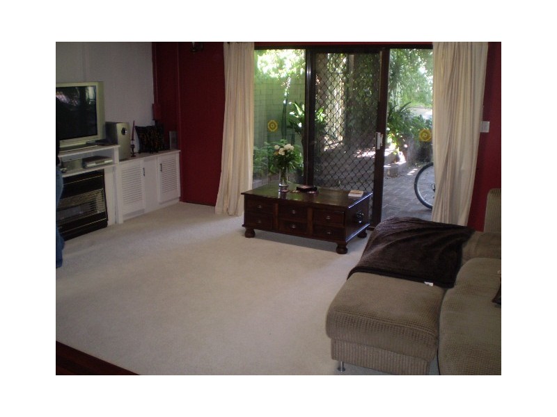 6 Lowes Street, Cloverdale WA 6105