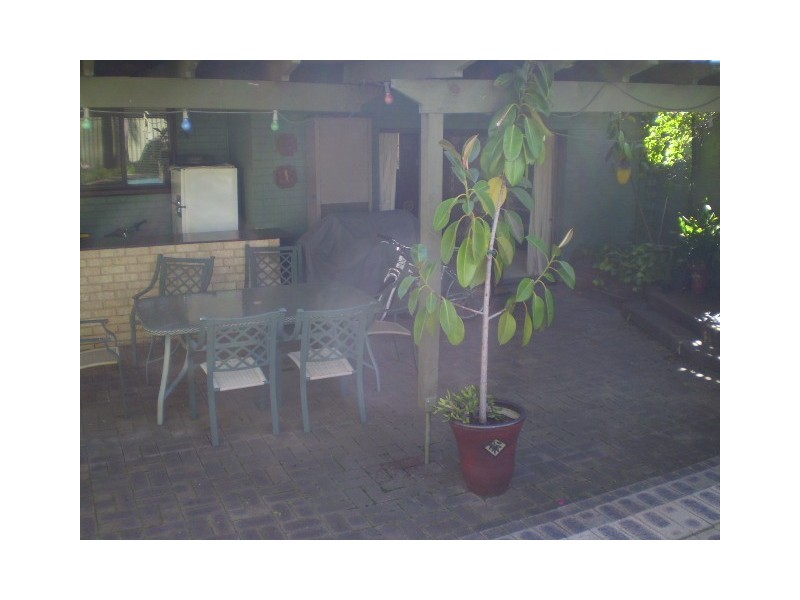 6 Lowes Street, Cloverdale WA 6105