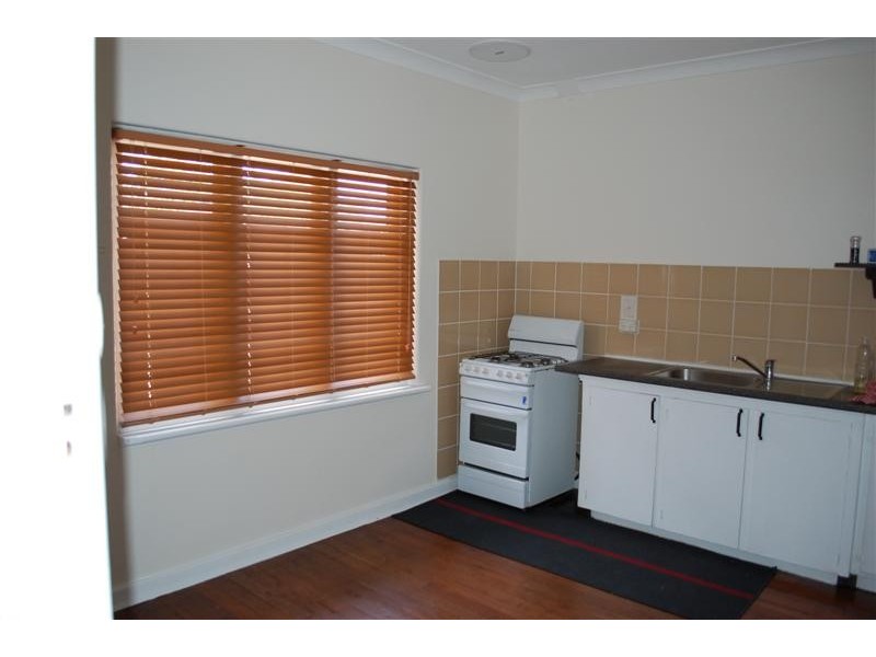 435 Berwick Street, St James WA 6102