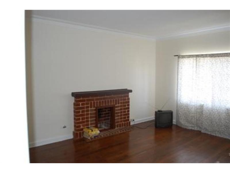 435 Berwick Street, St James WA 6102