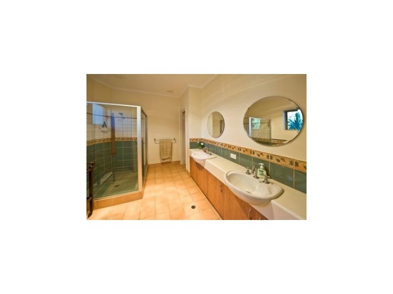 2 Pinedale Street, East Victoria Park WA 6101