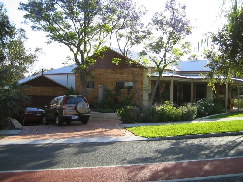 2 Pinedale Street, East Victoria Park WA 6101