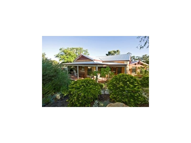 2 Pinedale Street, East Victoria Park WA 6101