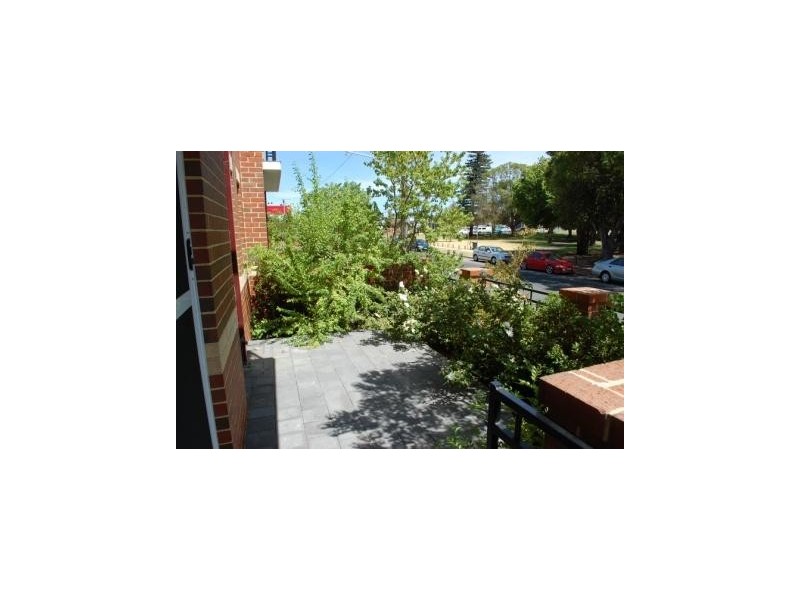 2/8-10 Salford Street, Victoria Park WA 6100