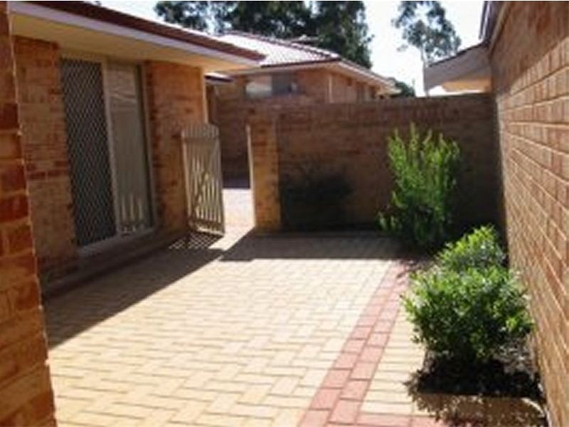 4/2-4 Page Avenue, Bentley WA 6102