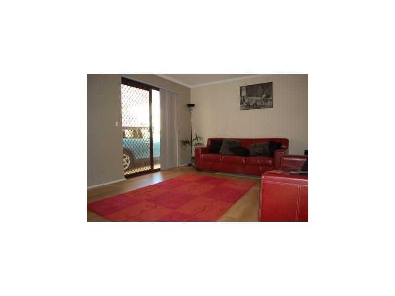 4/10 Lawrence Street, Como WA 6152