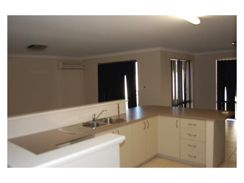 3 Copper Lane, Wattle Grove WA 6107