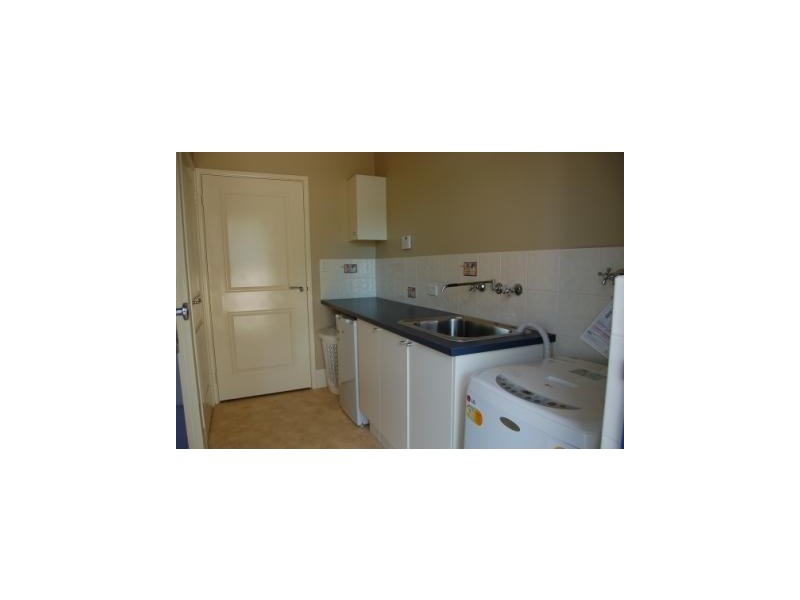 1 Upton Street, St James WA 6102
