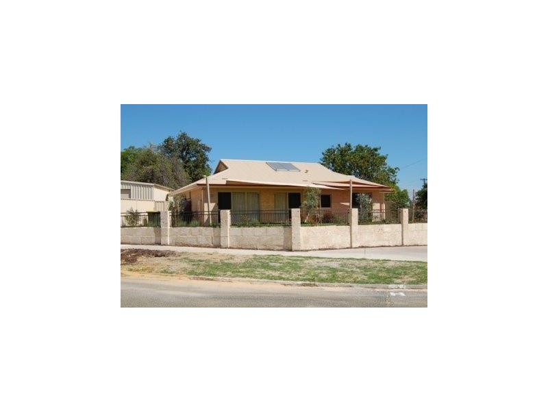 1 Upton Street, St James WA 6102