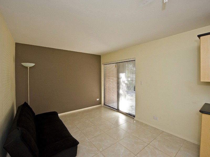 1/76 King George Street, Victoria Park WA 6100