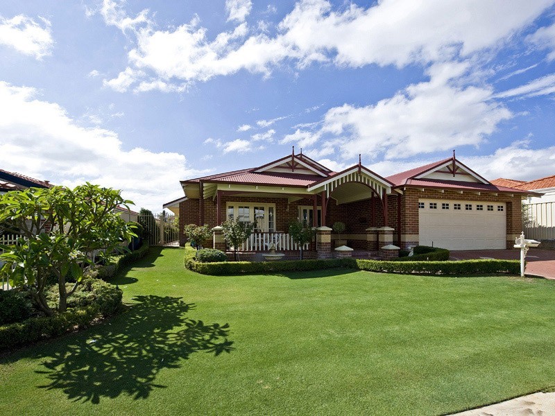 48 Manhattan Avenue, Iluka WA 6028