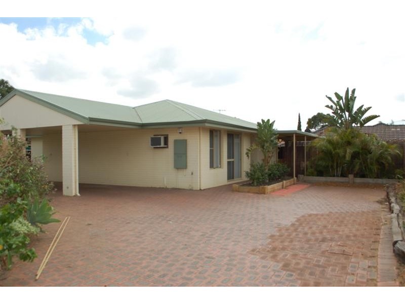 132B Centre Street, Queens Park WA 6107