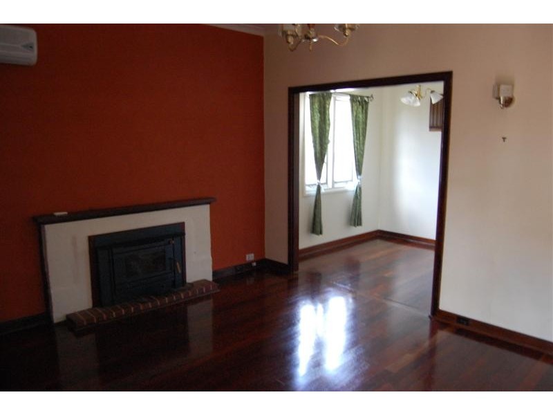 11 Clinton Avenue, St James WA 6102