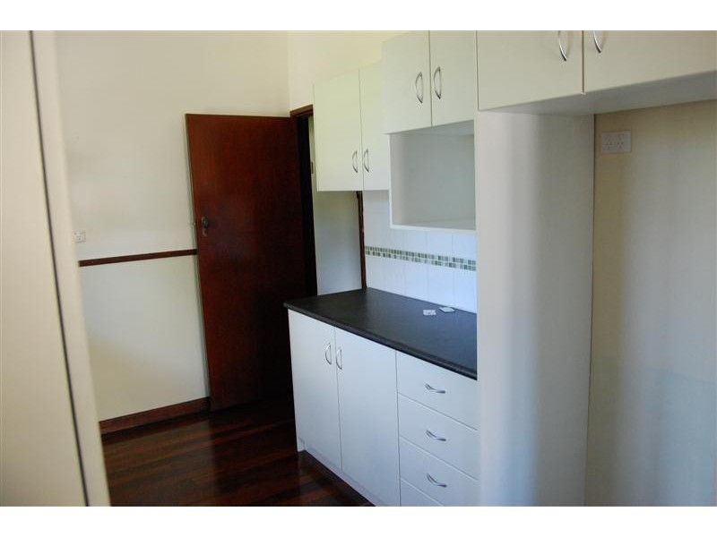 11 Clinton Avenue, St James WA 6102